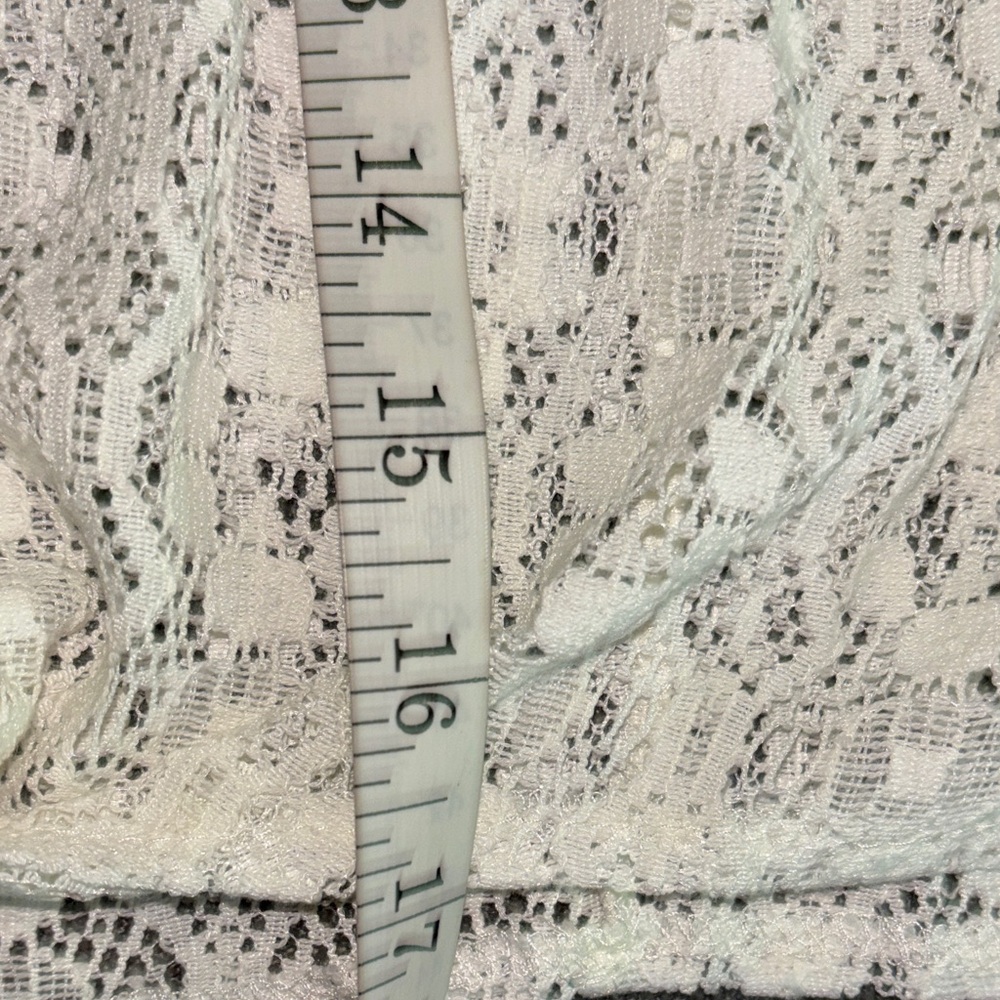 Iris Los Angeles White Lace Sleeveless Top - Picture 7 of 7